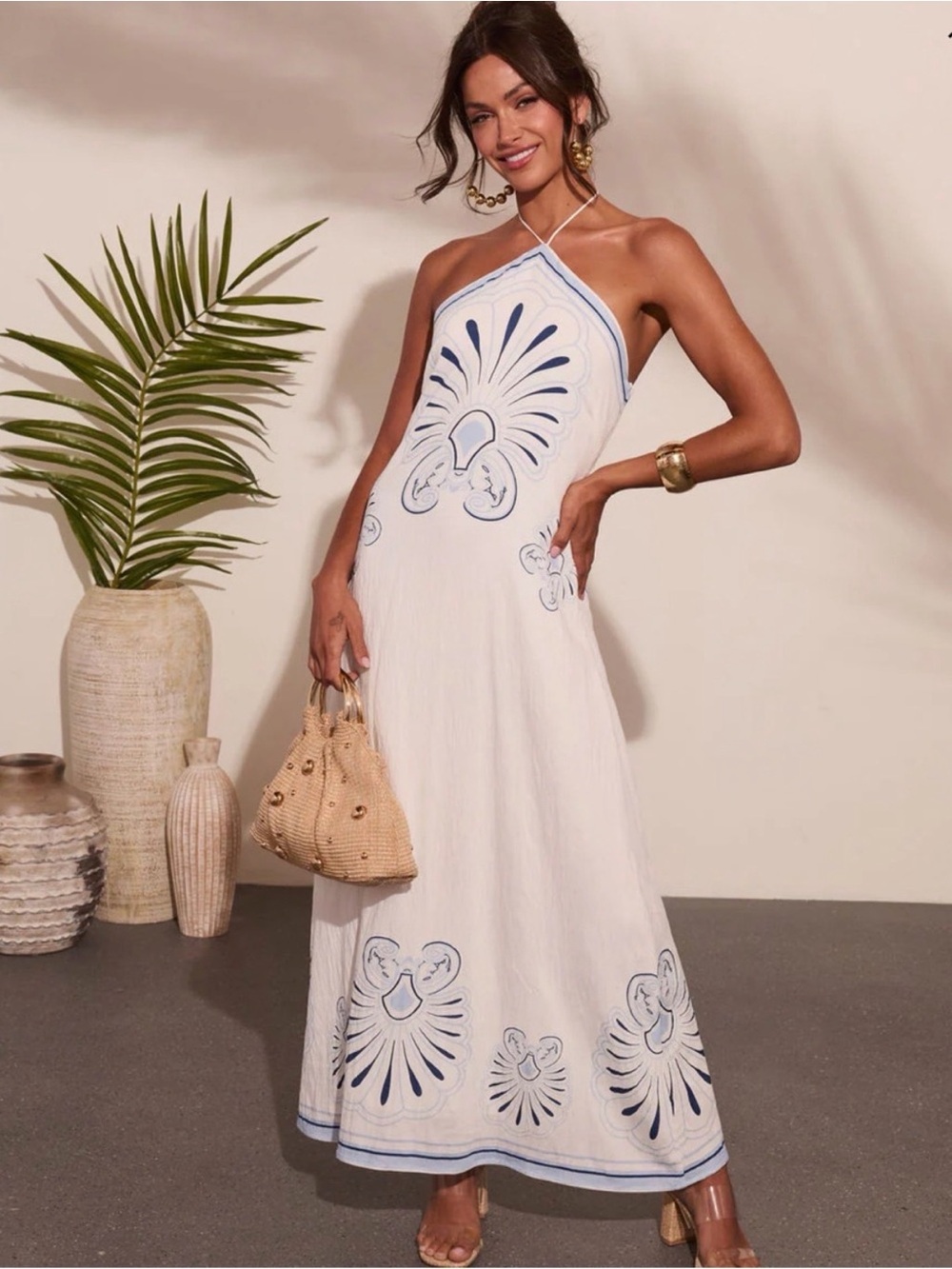 NWOT ViCI Kirby Abstract Shell Print Halter
Neck Maxi Dress Sz: S
